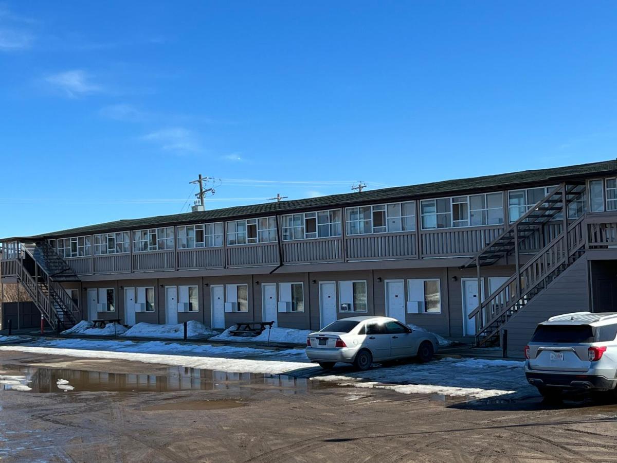 Kings Court Motel Cold Lake Eksteriør bilde
