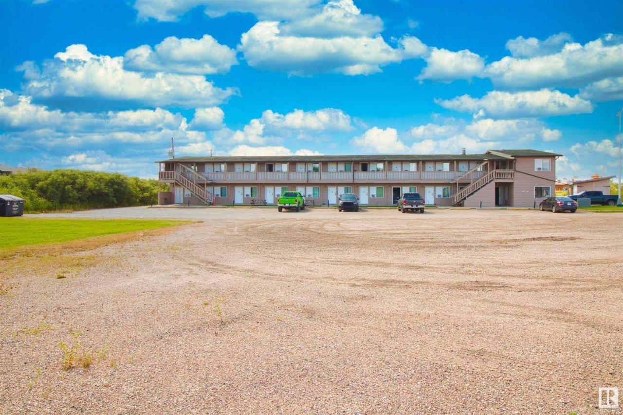 Kings Court Motel Cold Lake Eksteriør bilde