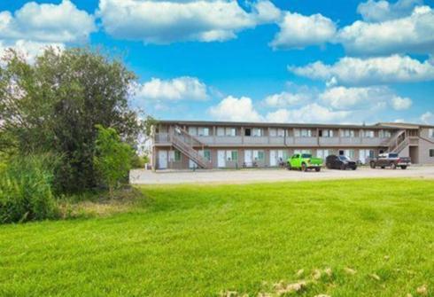 Kings Court Motel Cold Lake Eksteriør bilde